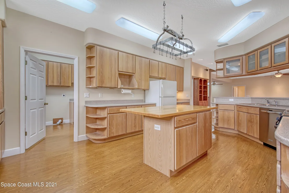 Photo of 457 Cardinal Drive