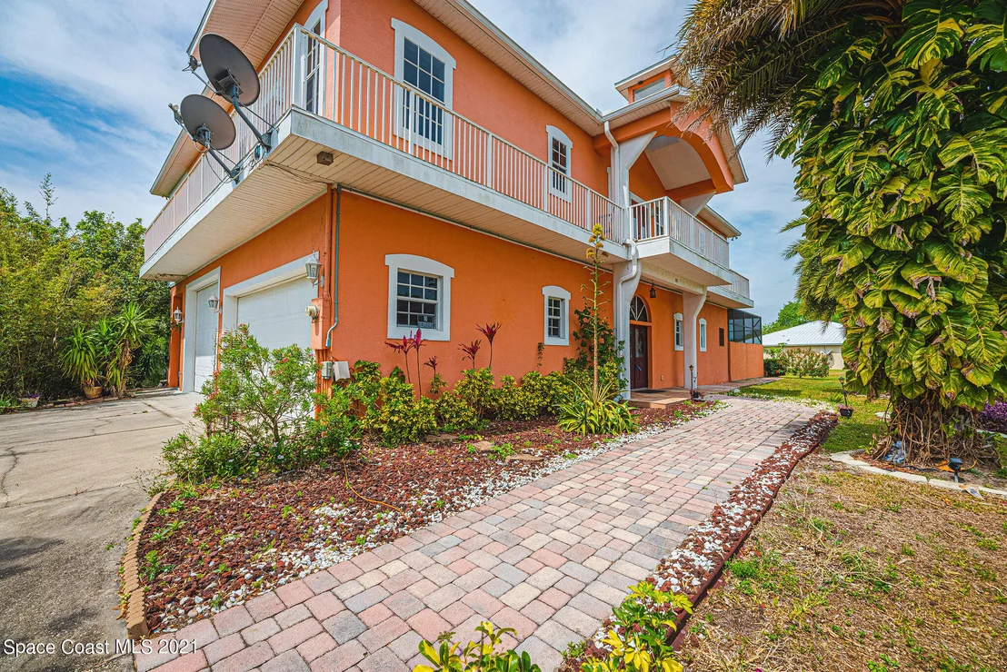 Photo of 585 Amber Lane