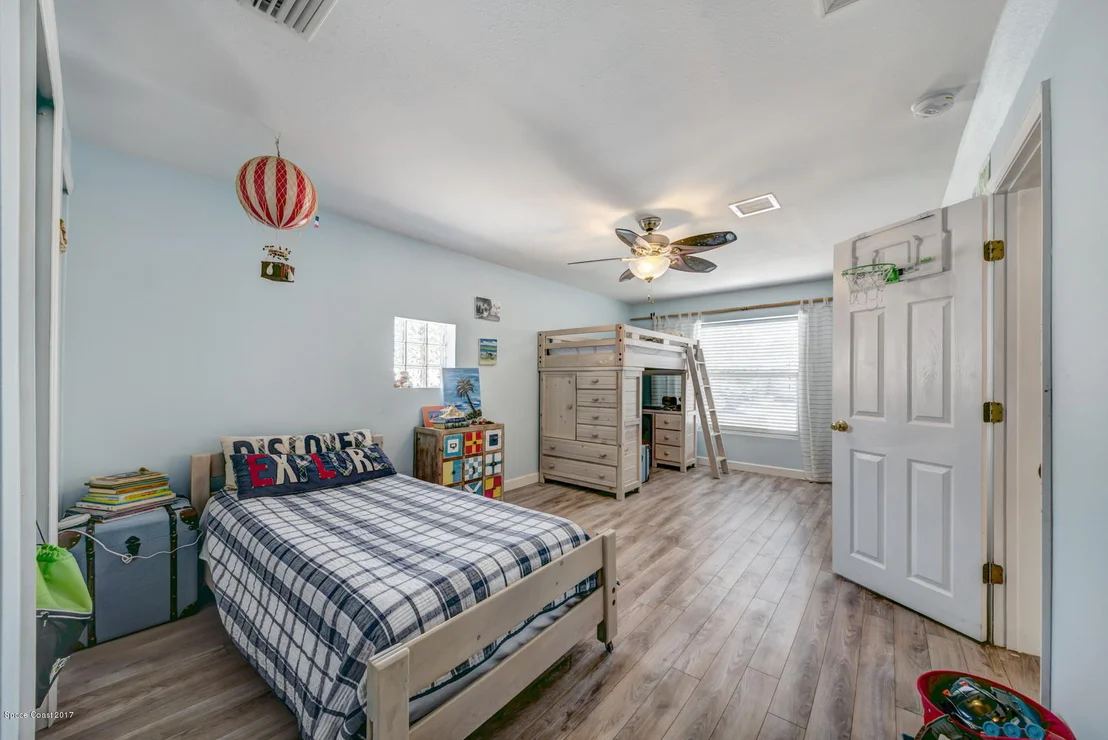 Photo of 113 Franklyn Avenue