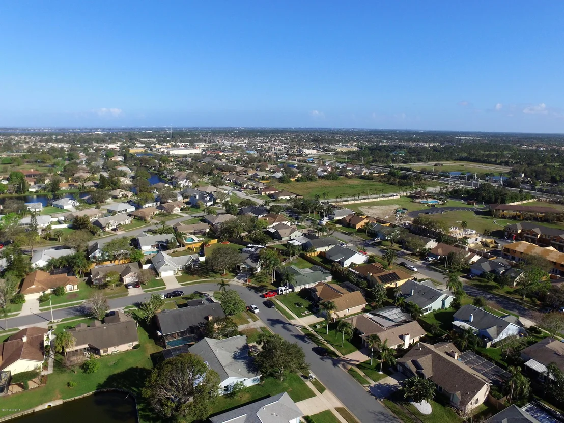 Photo of 1237 Lakeview Drive