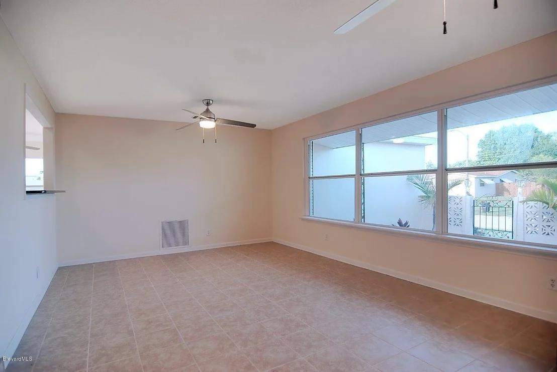 Photo of 524 E Ford Circle