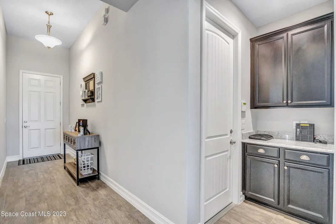 Photo of 7338 Bluemink Lane