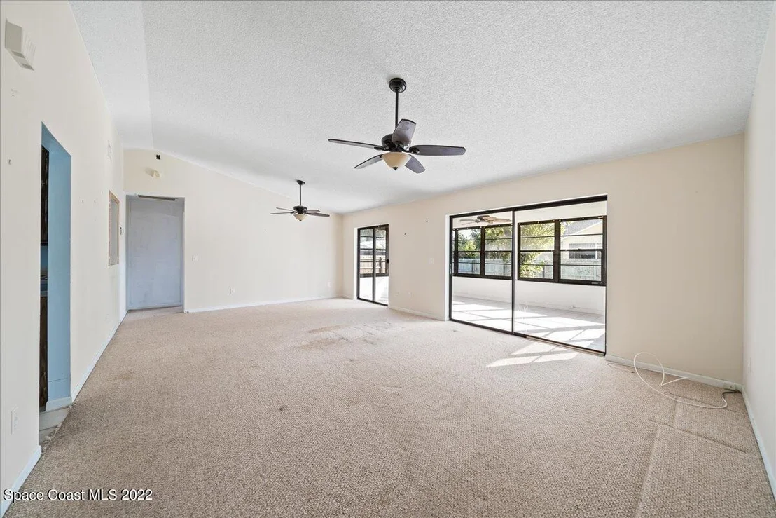 Photo of 811 Lyons Circle NW
