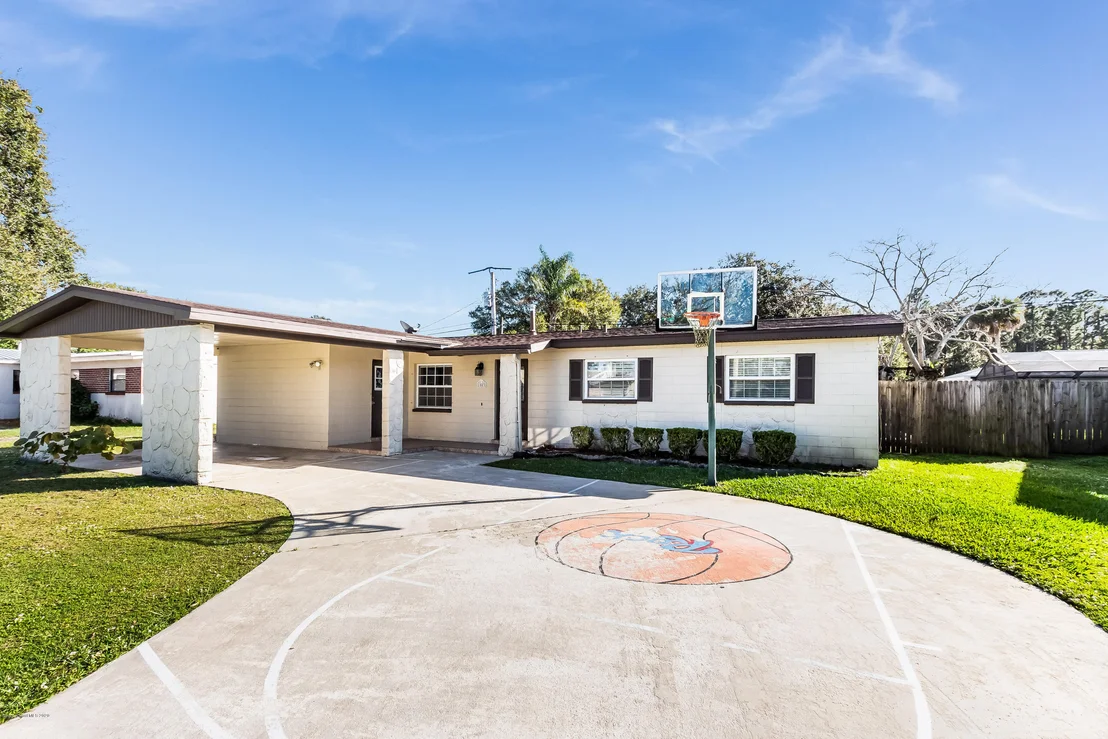 Photo of 1083 Coronado Drive