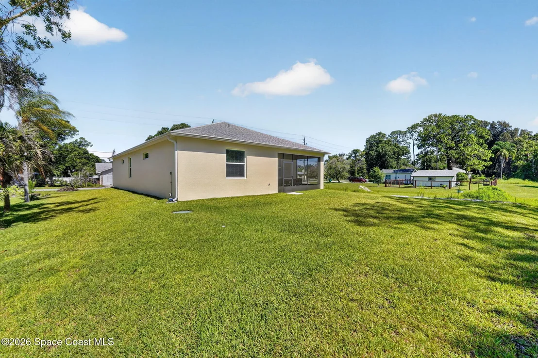 Photo of 2291 Commodore Boulevard
