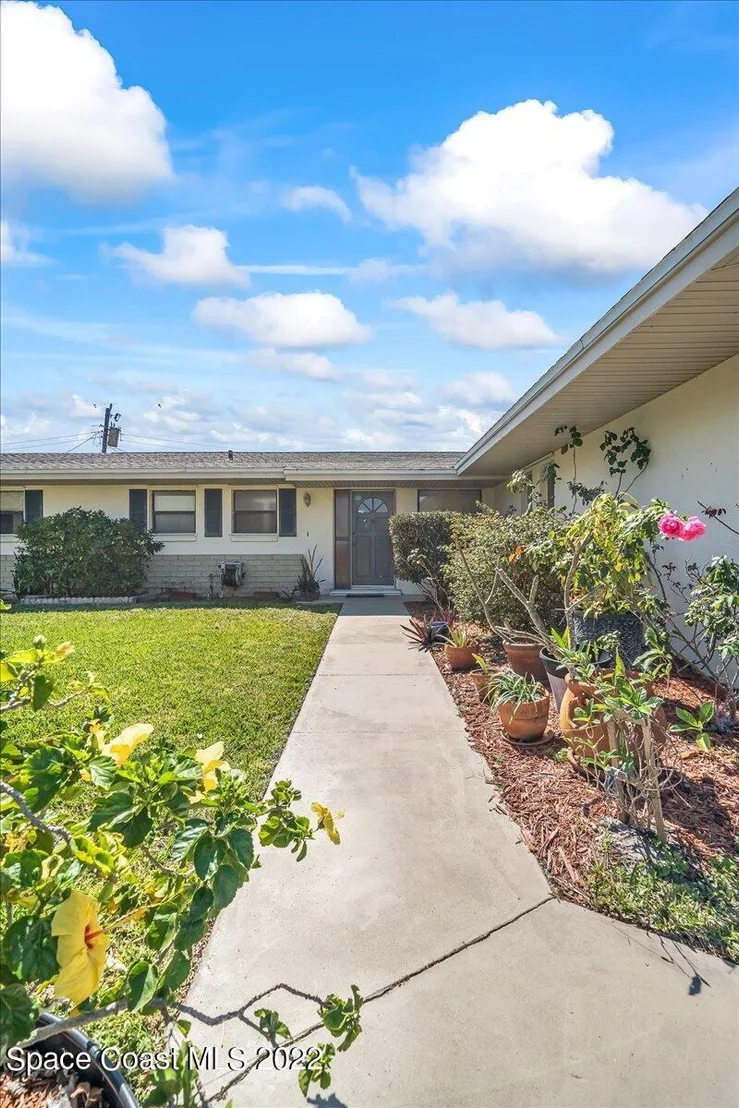 Photo of 329 Dorset Drive