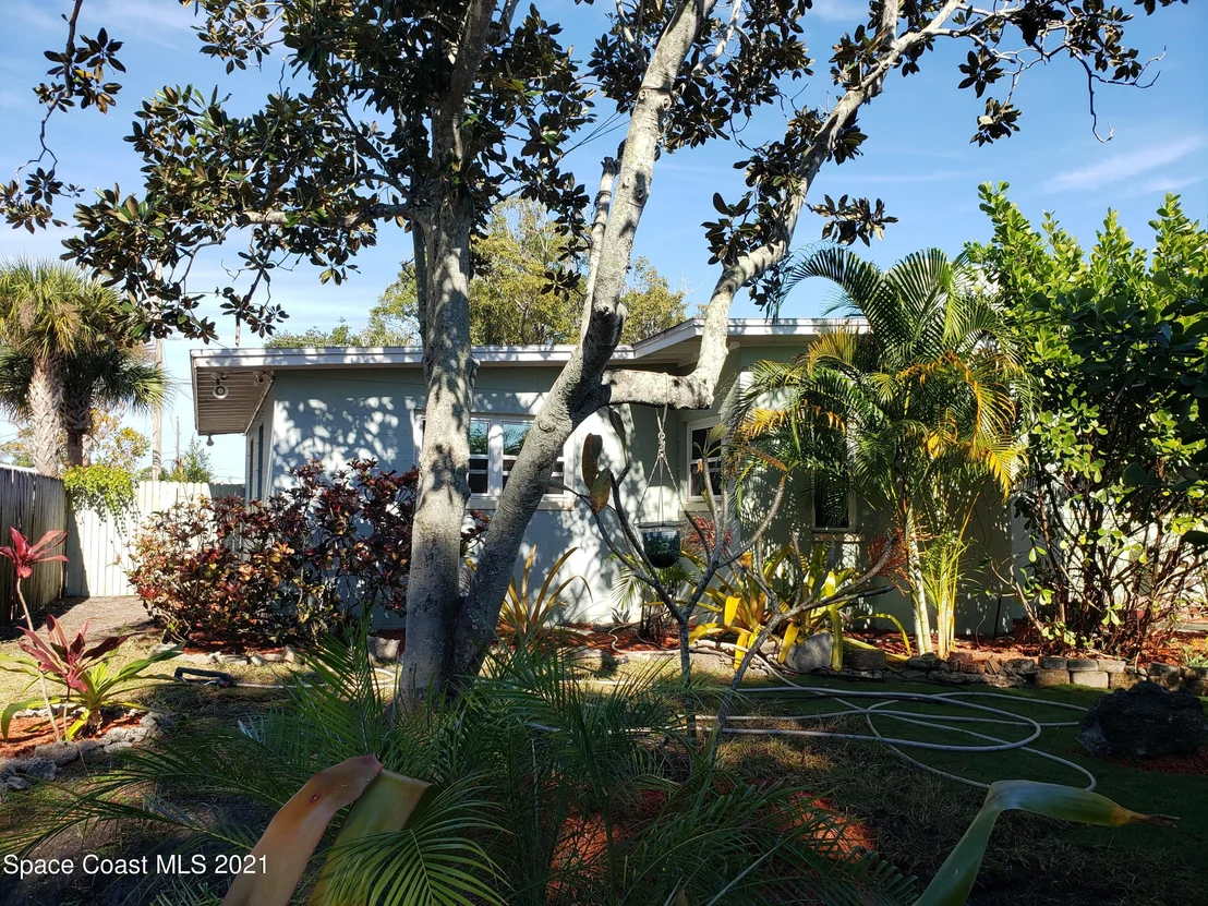 Photo of 1050 Myrtle Lane