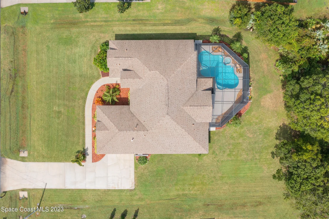 Photo of 4363 Long Lake Road
