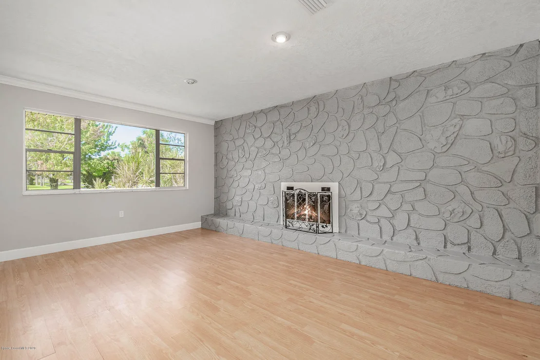 Photo of 4230 Lakeglen Drive