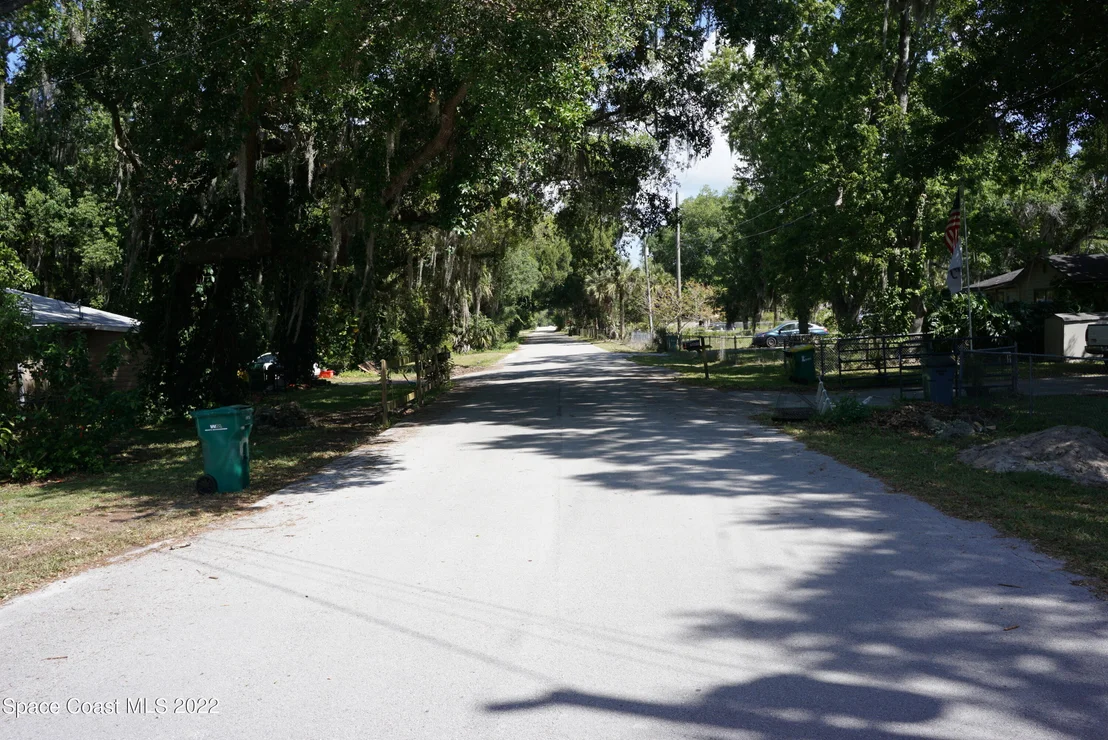 Photo of 5748 Lord Street