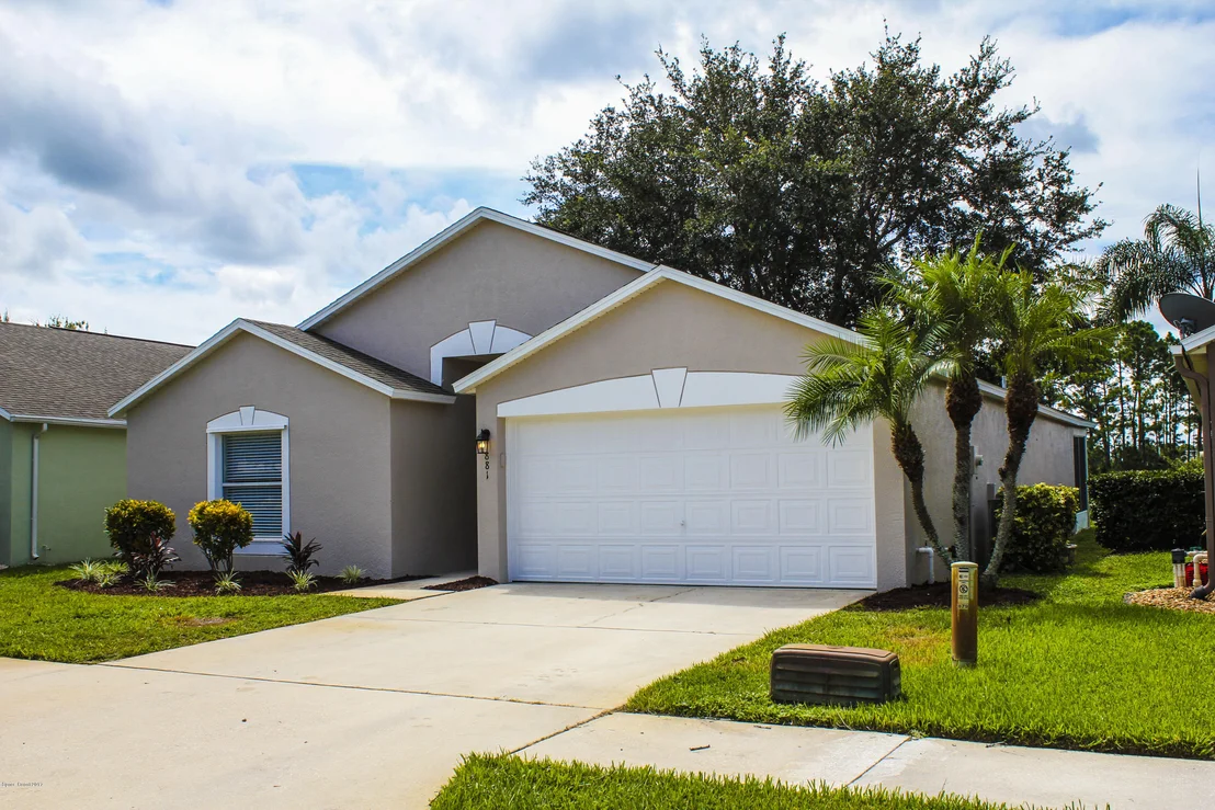 Photo of 881 Villa Drive