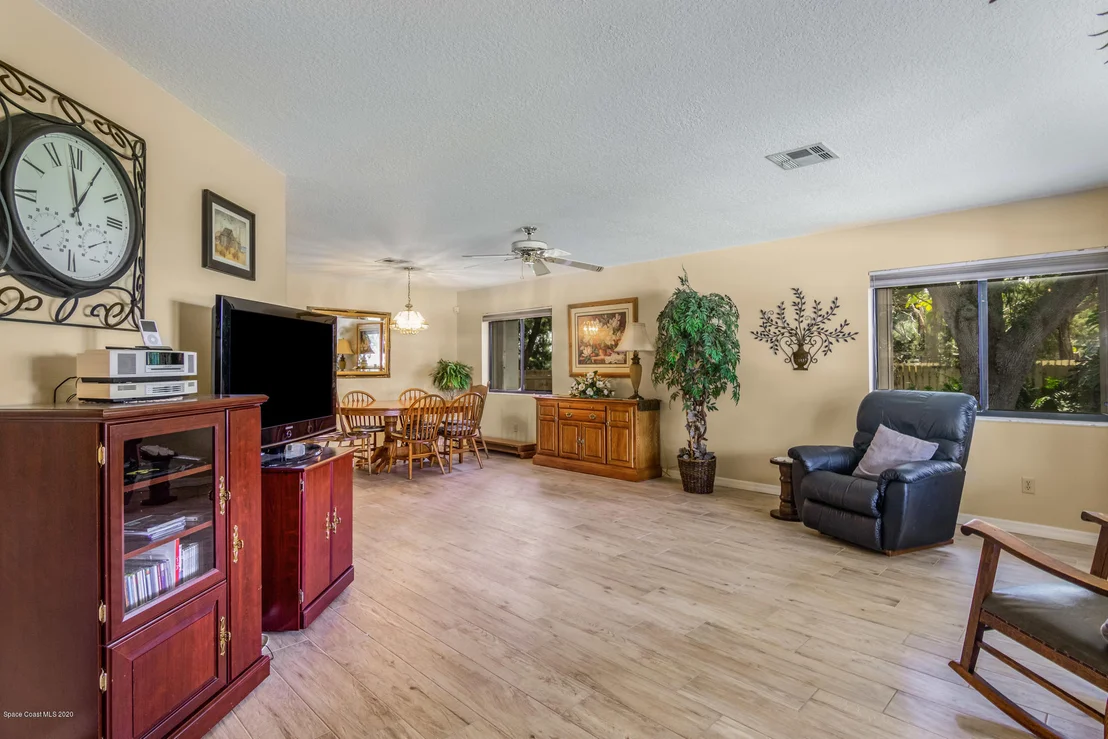 Photo of 1204 Foxfire Court