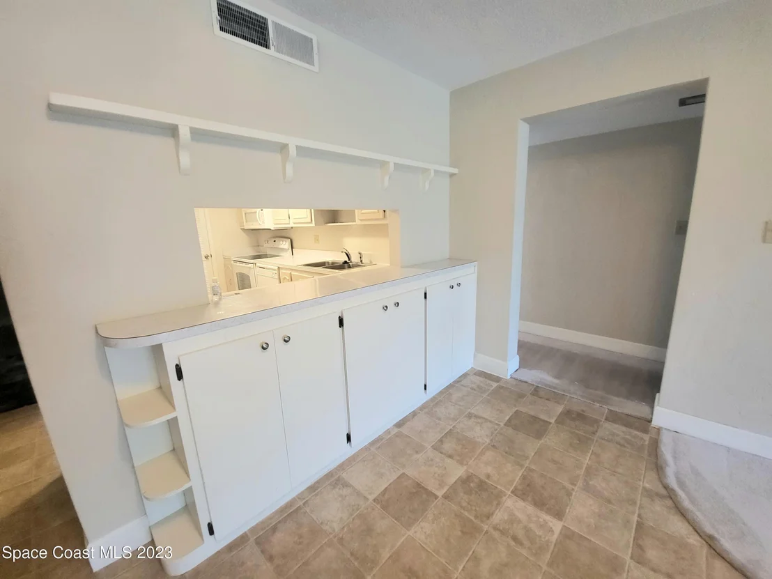 Photo of Unit 301 at 1025 Rockledge Drive
