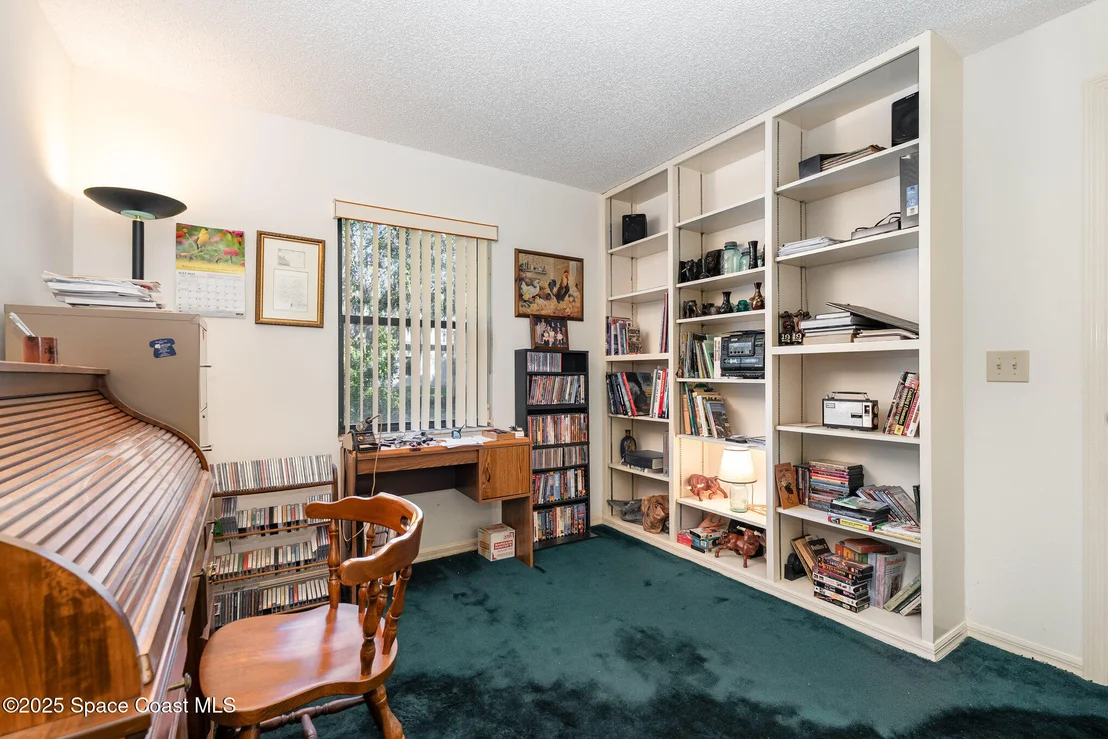 Photo of 1812 Live Oak Drive N