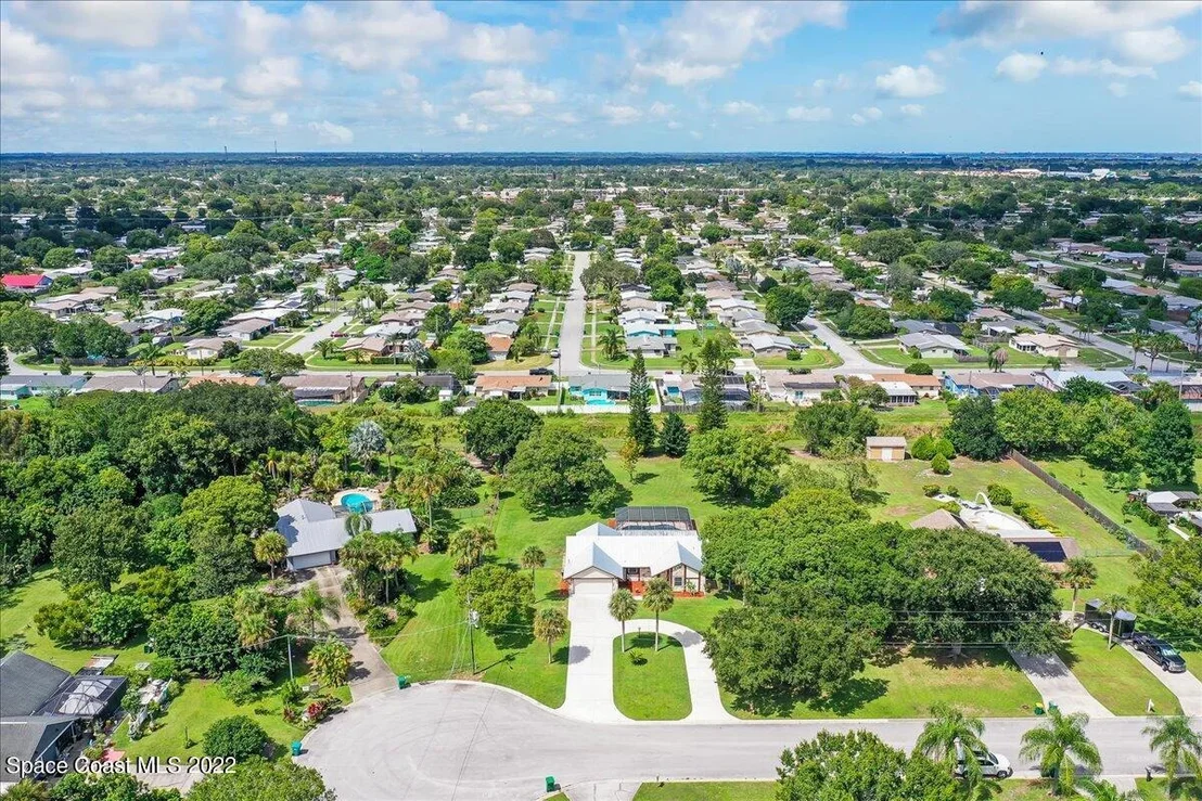 Photo of 2180 Bridle Path