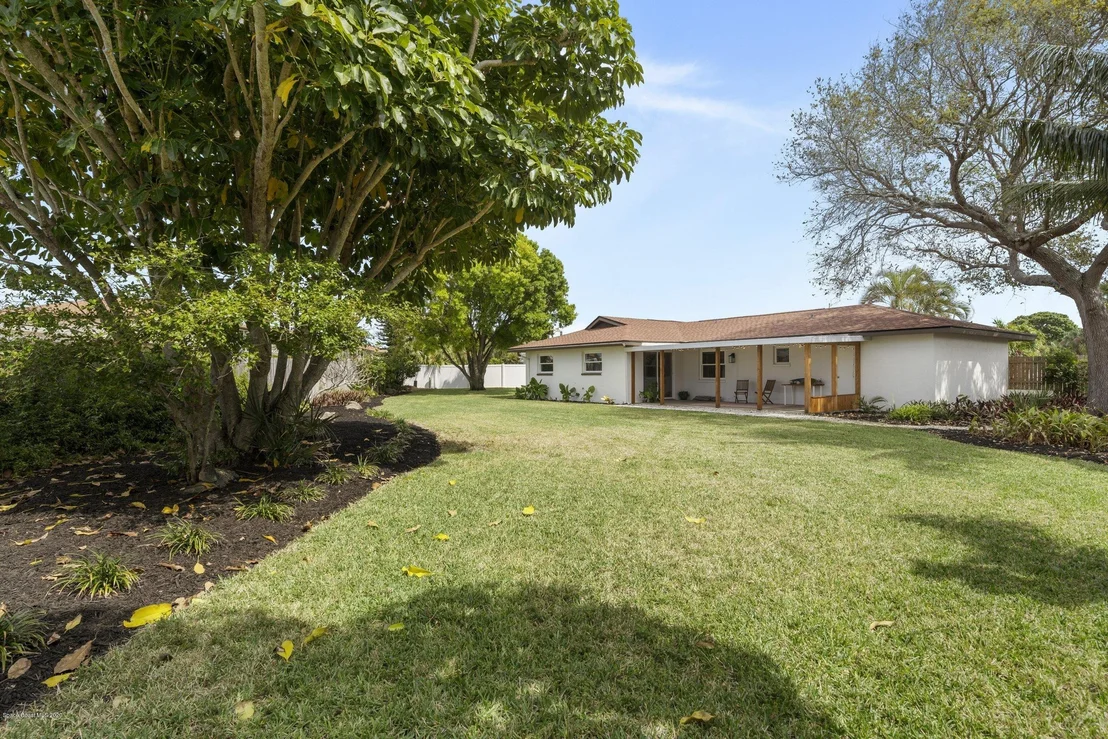 Photo of 541 Biscayne Drive