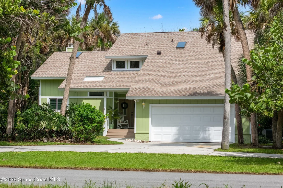 Photo of 220 Cardinal Drive