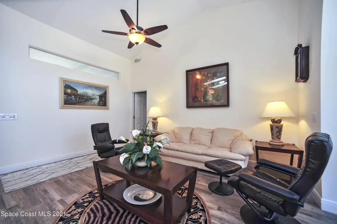 Photo of 1343 Heritage Acres Boulevard