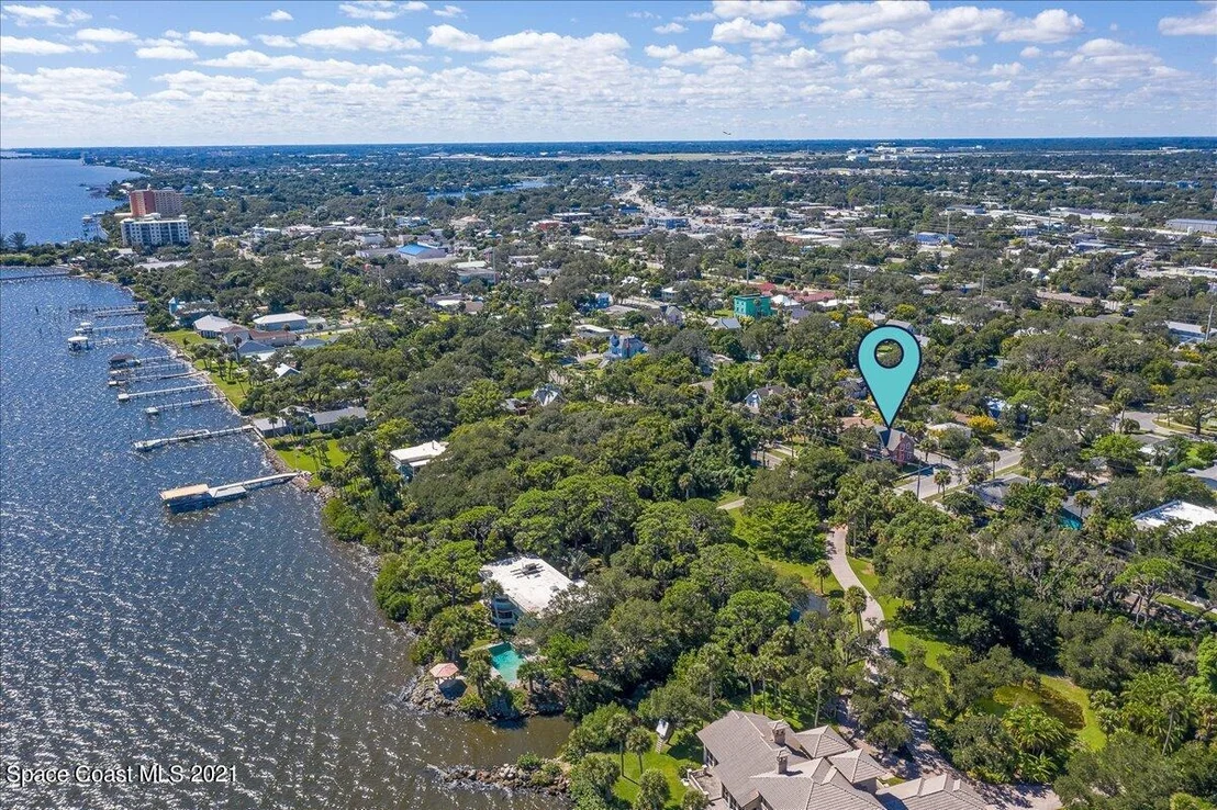 Photo of 1800 Pineapple Avenue