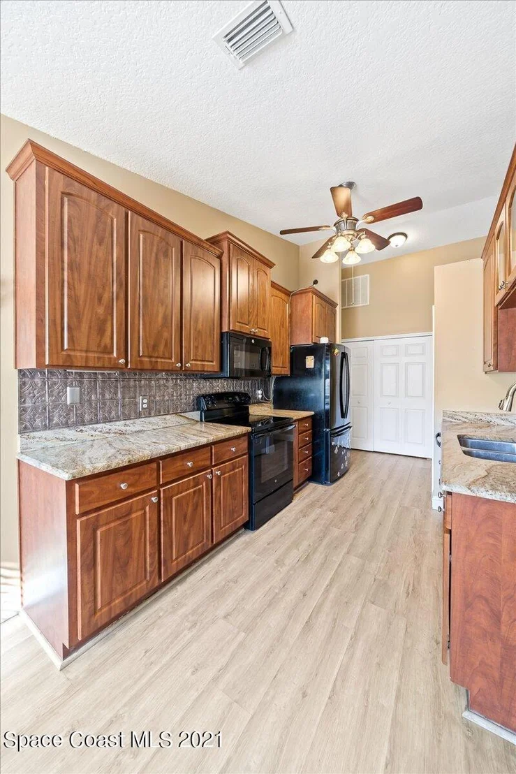 Photo of 1041 Jacaranda Circle