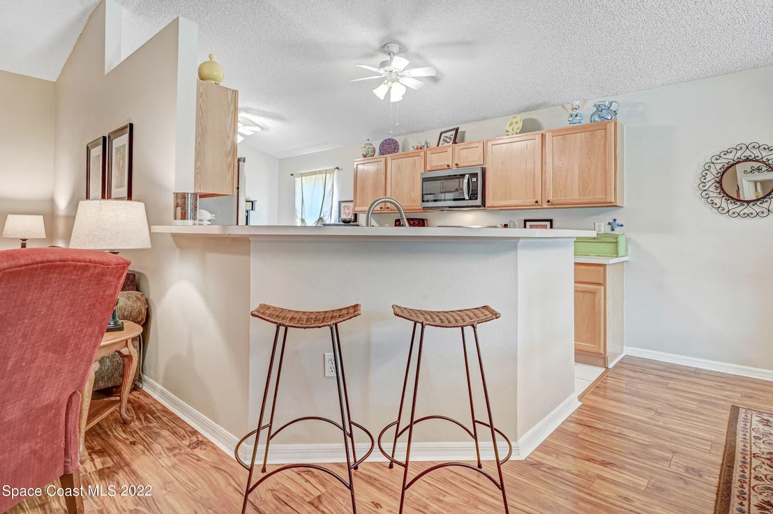 Photo of 1153 White Oak Circle
