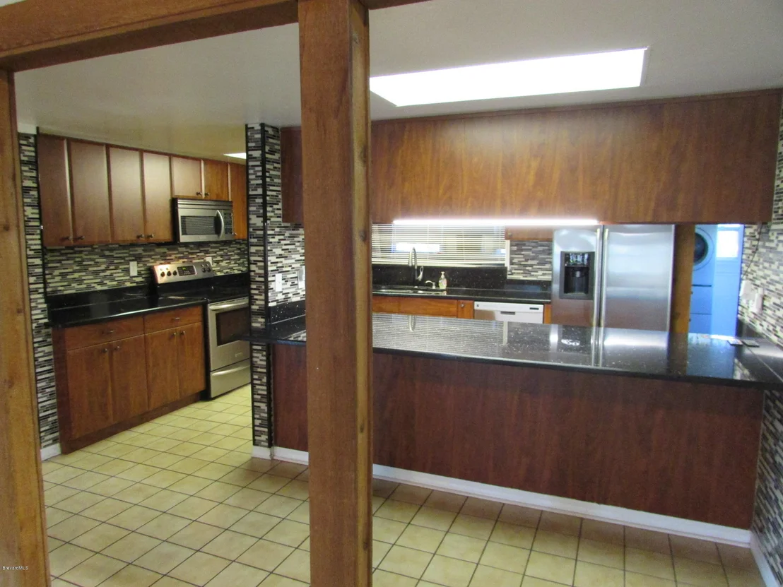 Photo of 385 N Range Road