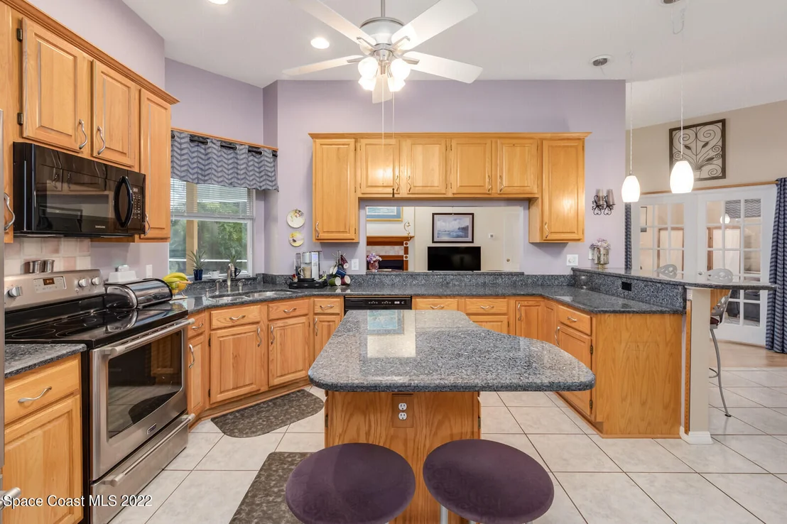 Photo of 925 Whisperoak Drive