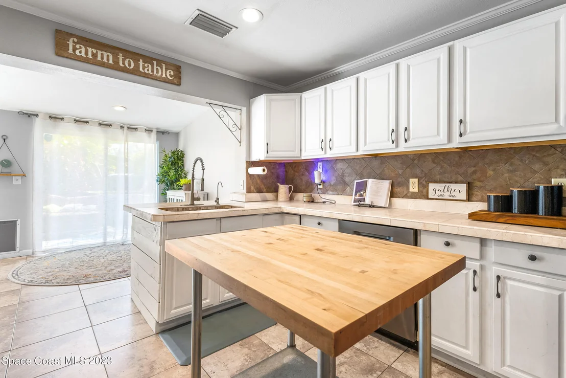 Photo of 8379 Caton Avenue
