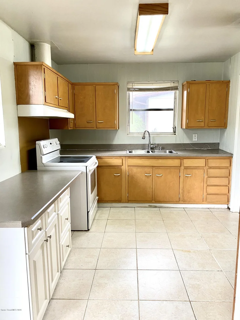 Photo of 1205 Vassar Lane