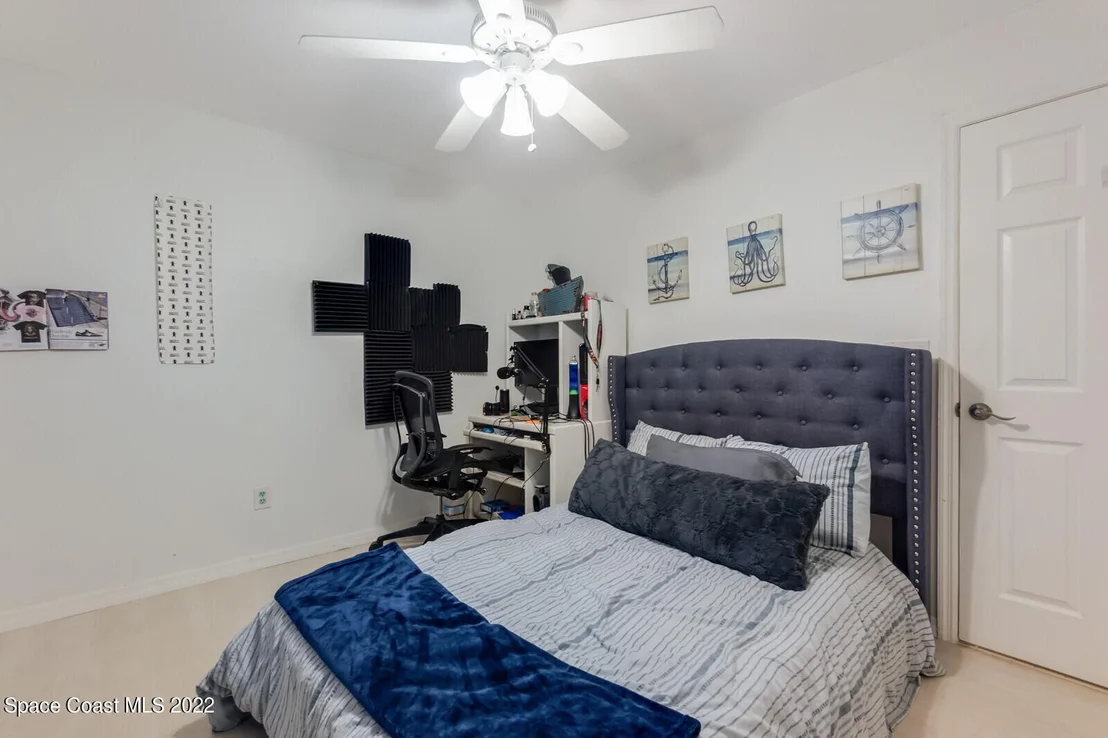 Photo of 802 Wateroak Drive NE