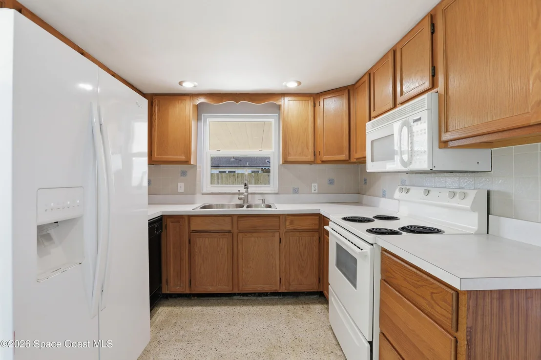 Photo of 875 Kings Post Road