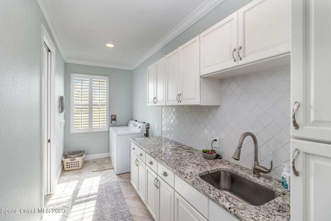 Photo of 3290 Aurantia Road