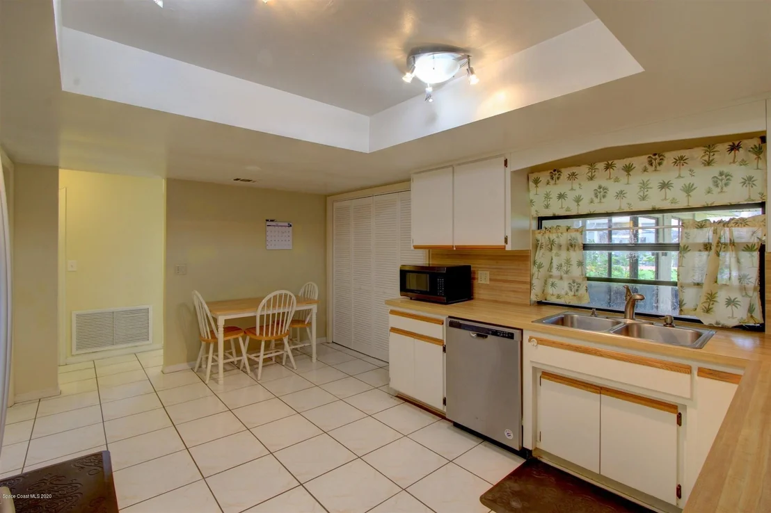 Photo of 881 Sunnybrook Lane