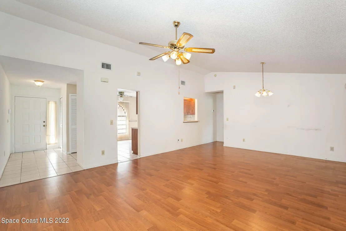 Photo of 299 Eldron Boulevard SE