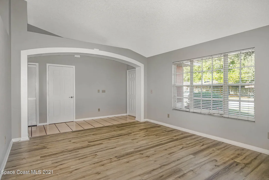 Photo of 817 Emerald Way
