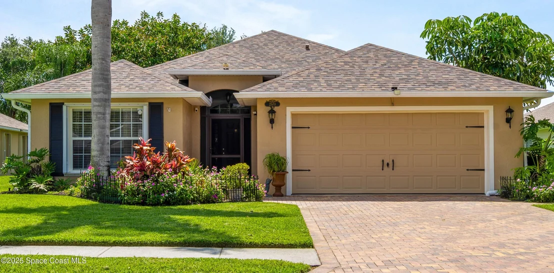 Photo of 2570 Stratford Pointe Drive
