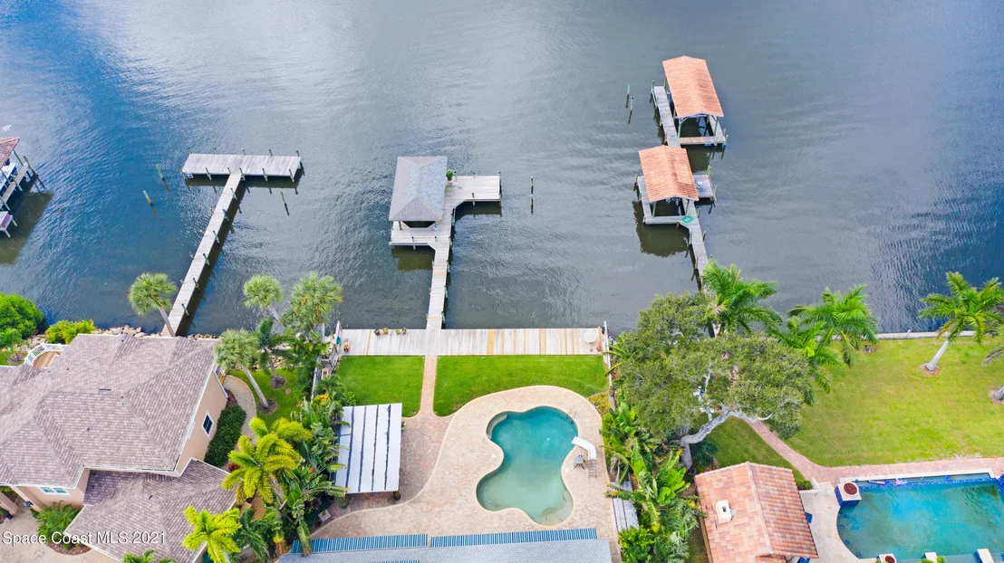 Photo of 600 N Riverside Drive