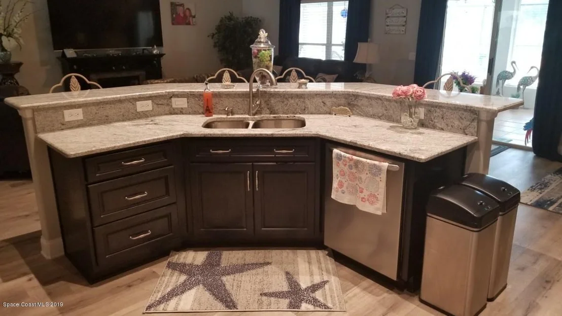 Photo of 835 Laurel Drive