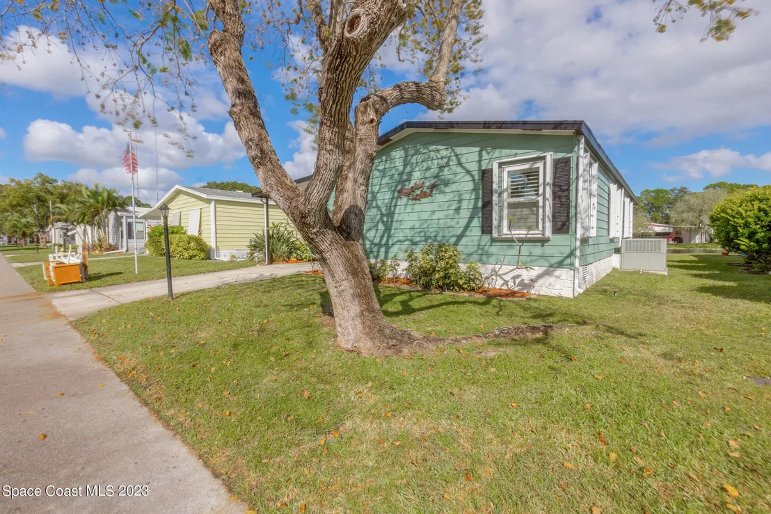 Photo of 4423 Twin Lakes Drive