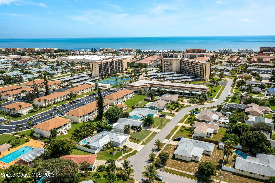 Photo of 543 Biscayne Drive