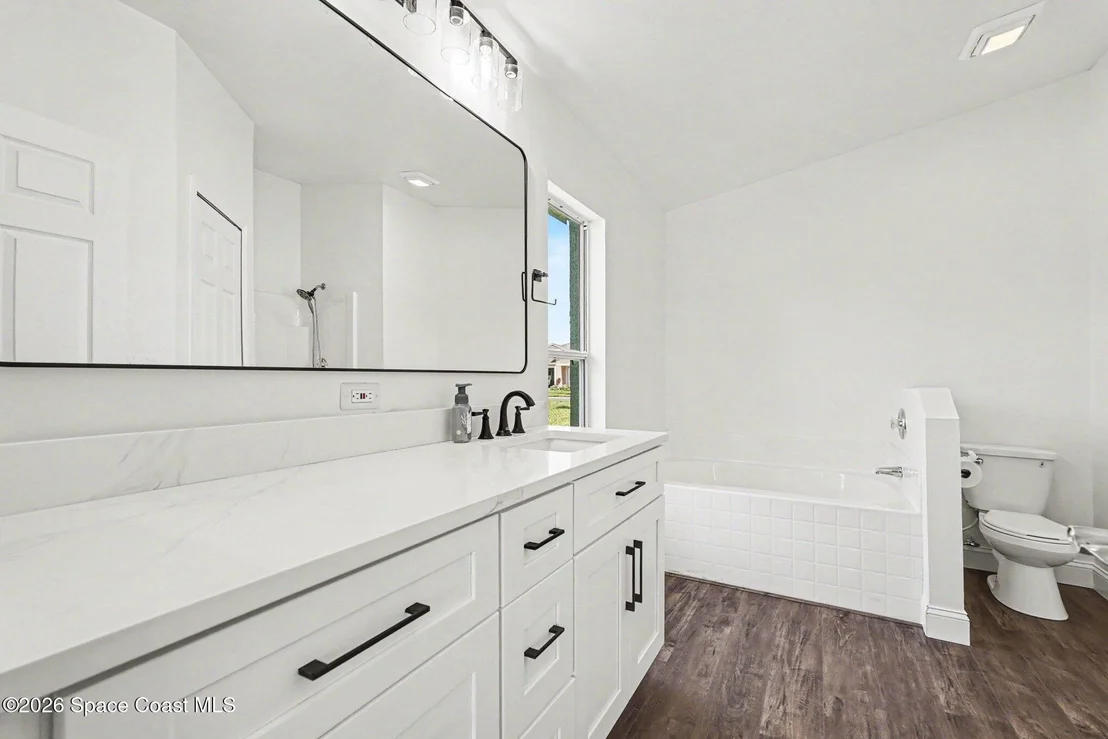 Photo of 1805 Bayhill Drive