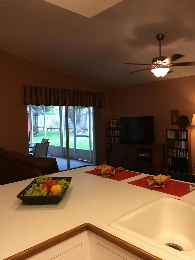 Photo of 975 Pelican Lane