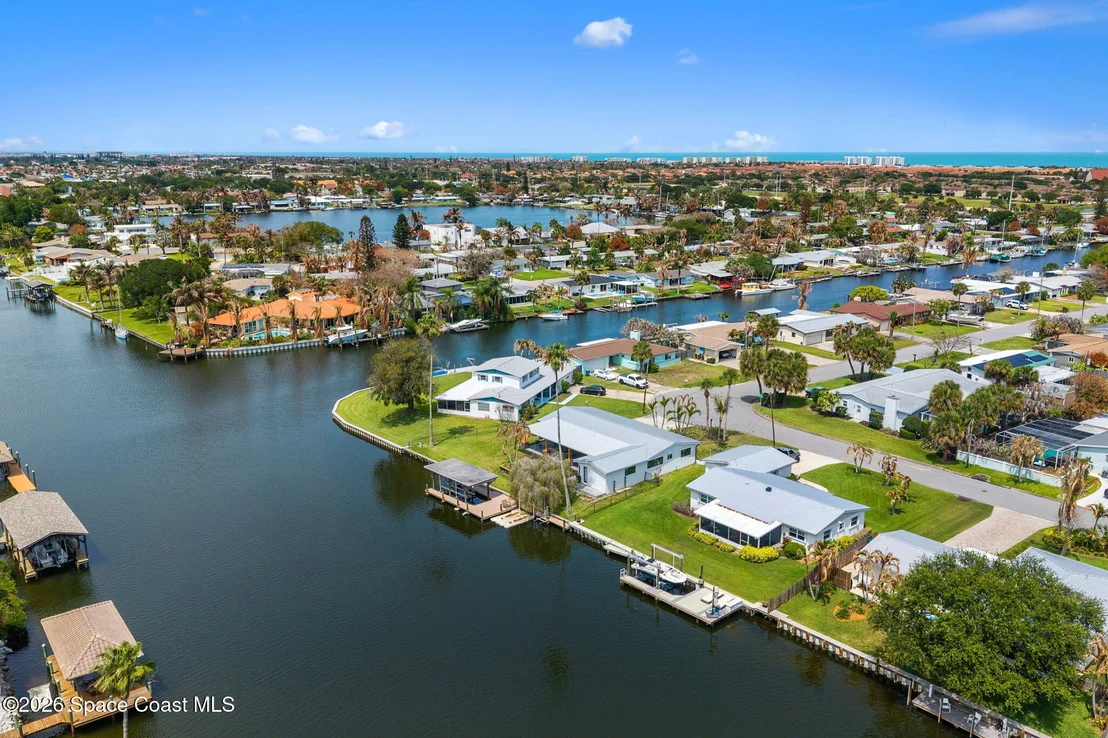 Photo of 213 River Road