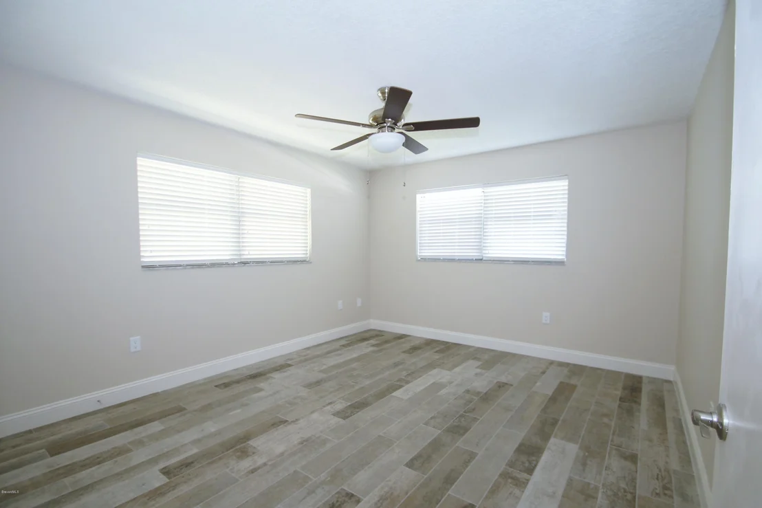 Photo of 465 Seabreeze Drive