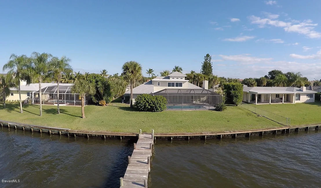 Photo of 427 Riverview Lane