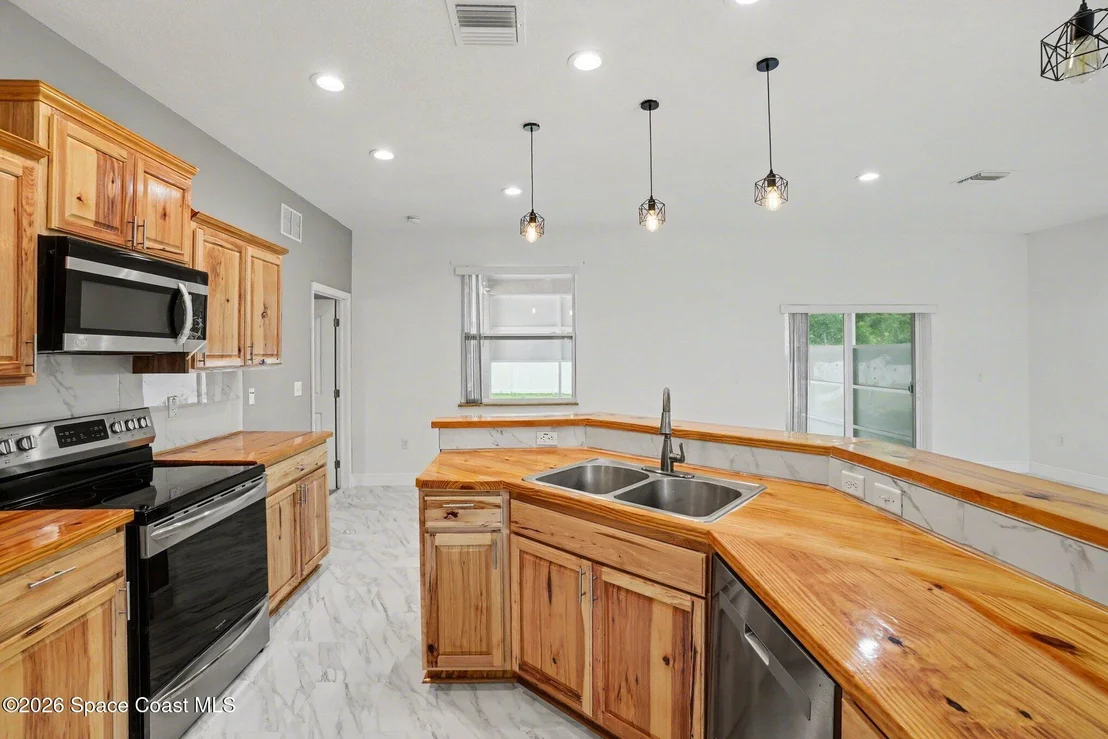 Photo of 416 La Veta Drive