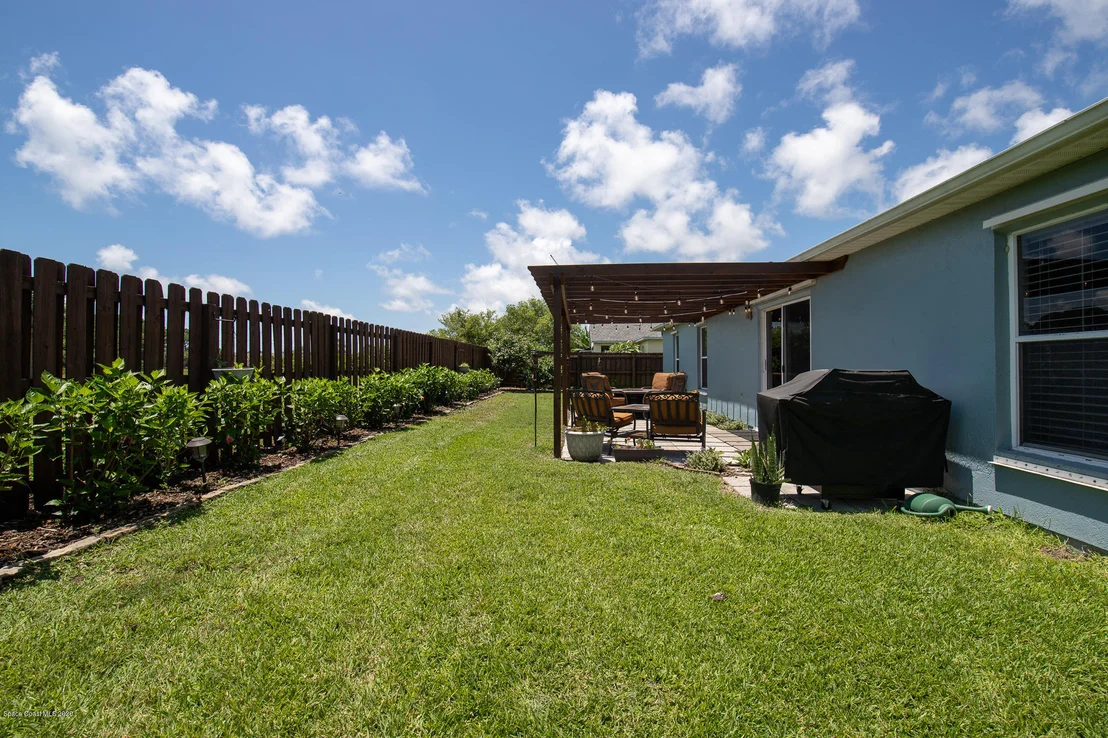 Photo of 817 Honeysuckle Drive