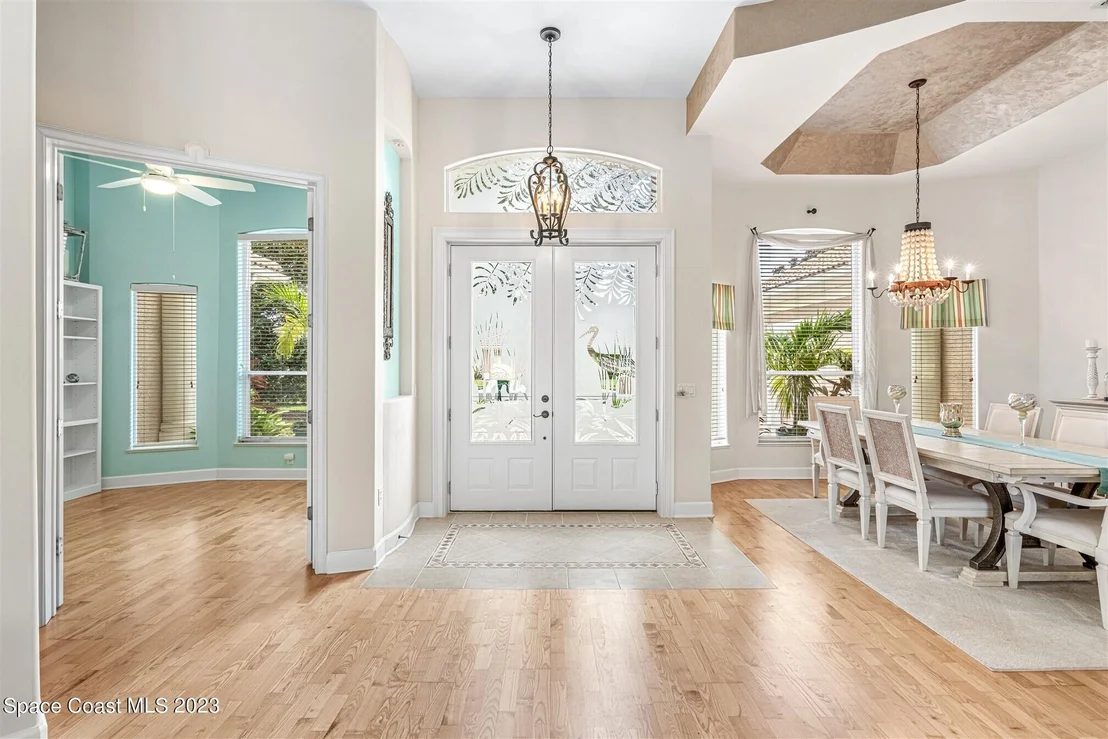 Photo of 915 Chatsworth Drive