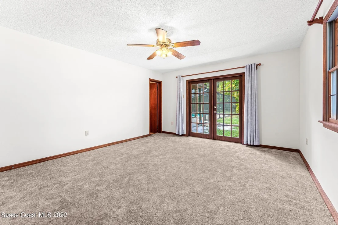 Photo of 1807 Live Oak Drive N