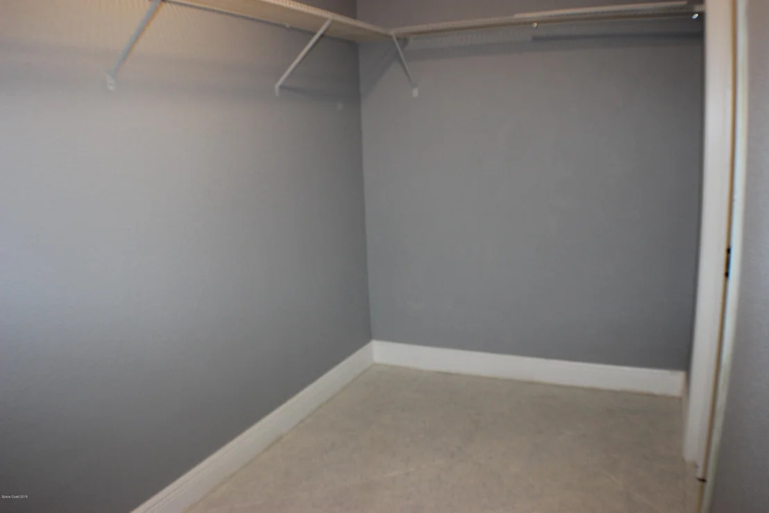 Photo of 1042 Cabot Drive NE